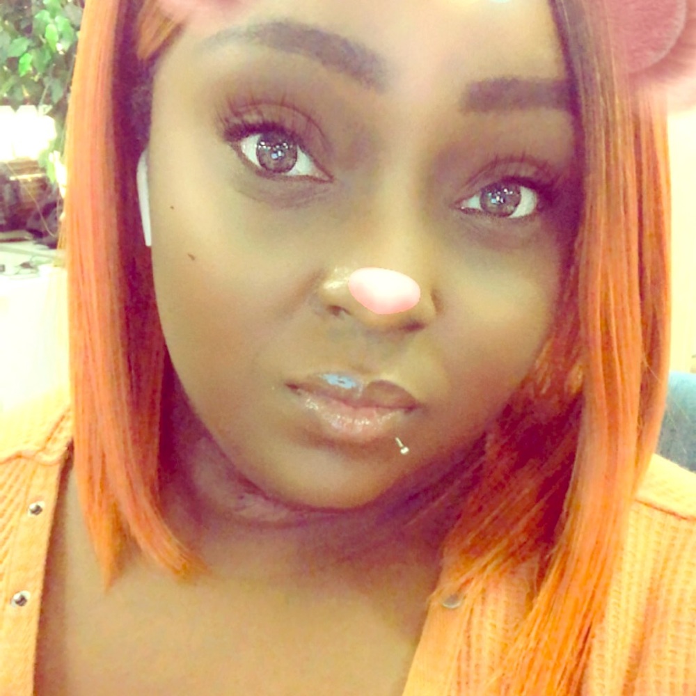 Meet your Posher, Dominique